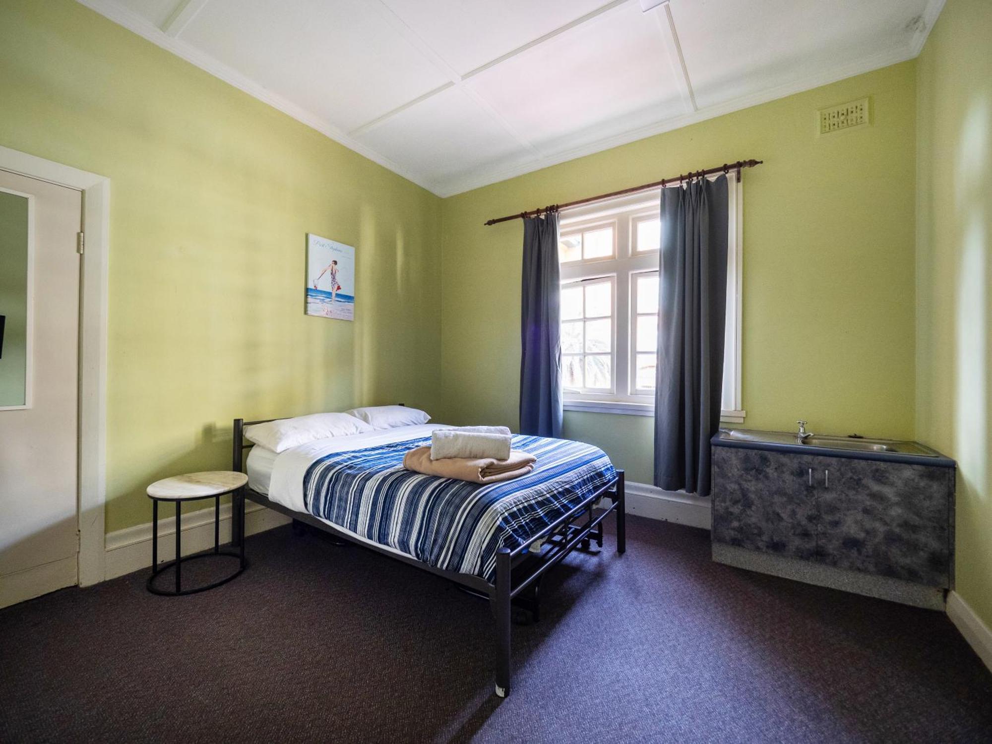 Yha Newcastle Beach Exteriör bild